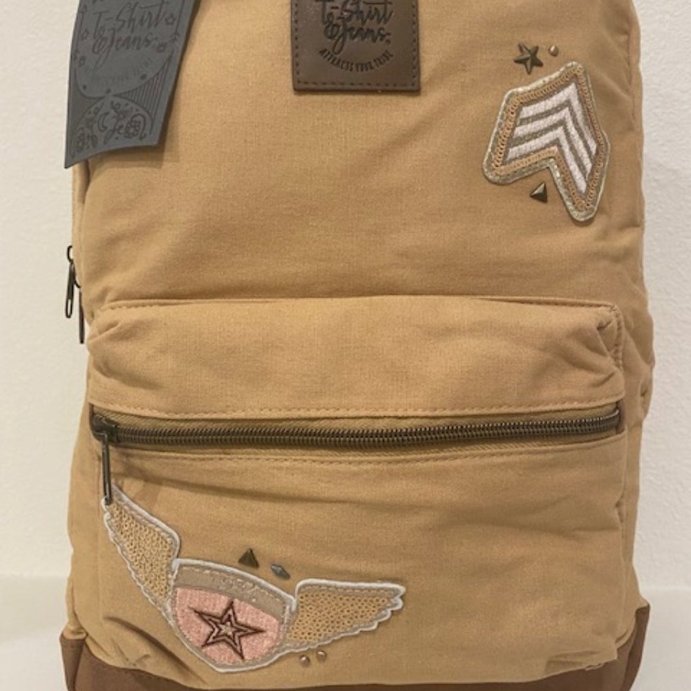 T-shirt & Jeans Backpack